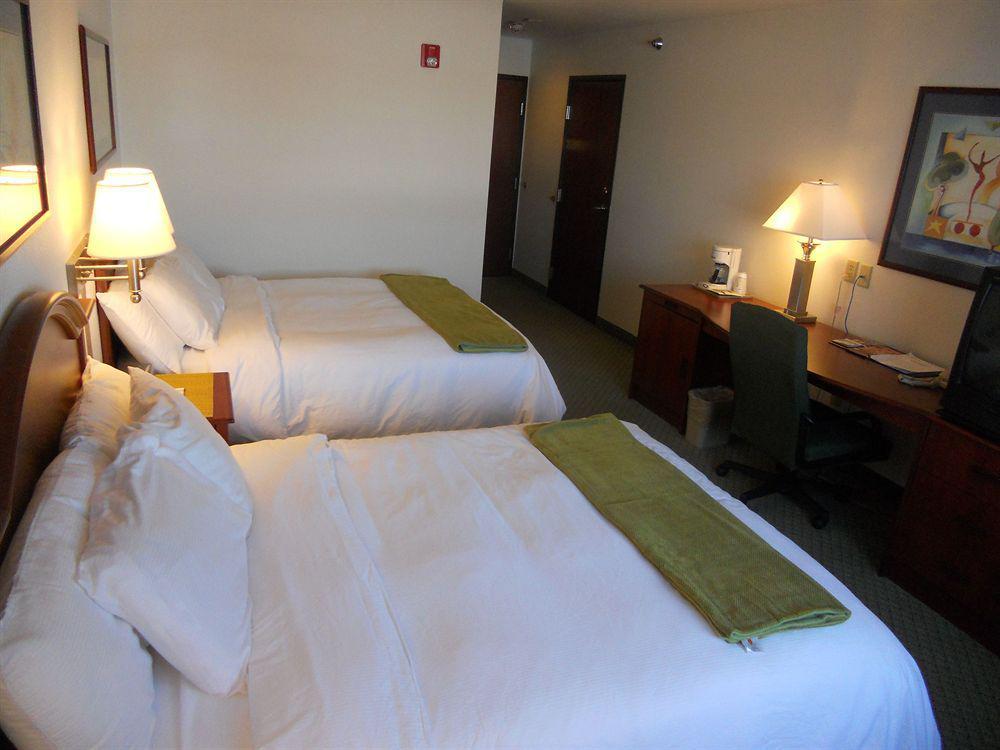 Crossings By Grandstay Inn & Suites Becker Extérieur photo