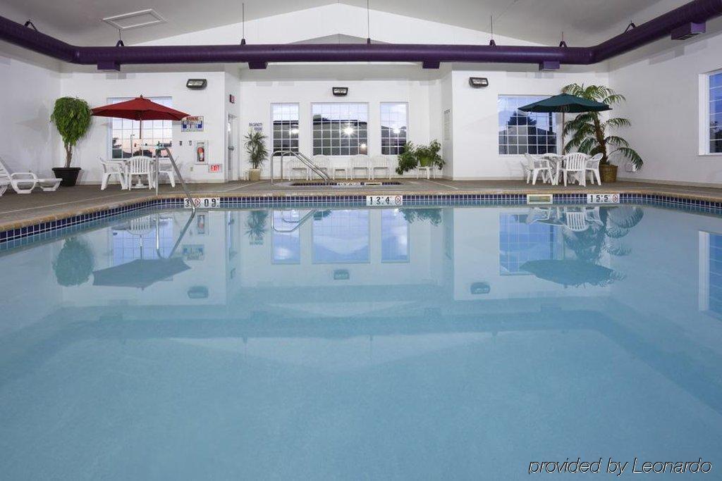 Crossings By Grandstay Inn & Suites Becker Extérieur photo