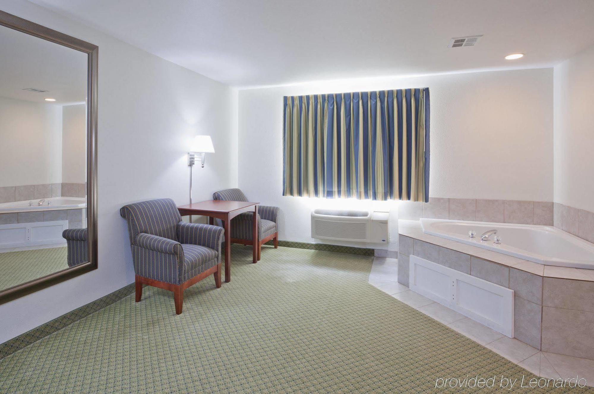 Crossings By Grandstay Inn & Suites Becker Extérieur photo